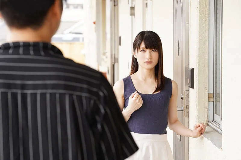 Cãi nhau với ông chồng, bà xã ăn nằm với cậu thanh niên hàng xóm