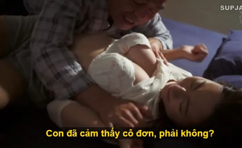 Nhìn con trai mải miết lao vào công việc khiến bạn gái nó cô quạnh, ông bố chồng liều lĩnh đè con dâu ra làm chuyện ấy.